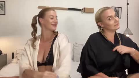 Green Eyed Goddess online show from 01.05.25