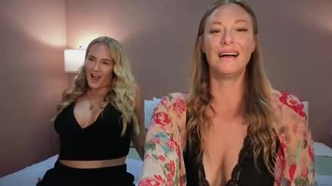 Green Eyed Goddess online show from 11.27.25