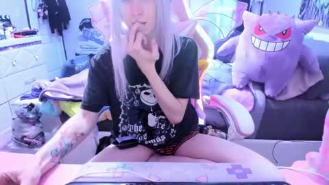 Snapshot of greeneyedlovexo chatting on 02.07.25 GreenEyedLovexo online show from 02.07.25