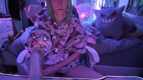 GreenEyedLovexo online show from 10.30.25