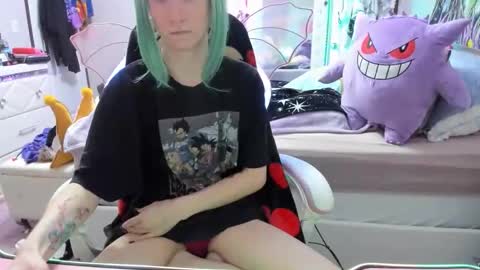 GreenEyedLovexo online show from 11.19.25