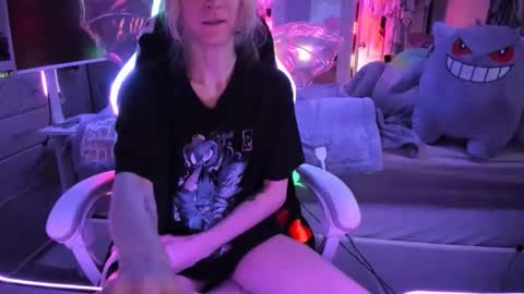 GreenEyedLovexo online show from 12.14.25