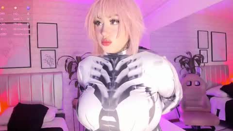 Snapshot of greennbella chatting on 01.17.26 online show from 01.17.26