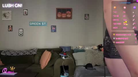 Snapshot of greenxxxqueen chatting on 04.20.26 SexQueen Nikki online show from 04.20.26