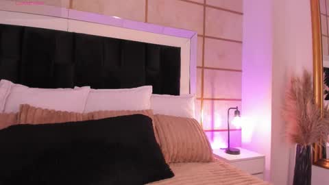 Greta Velvet  online show from 01.14.26