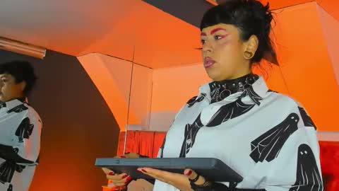 Snapshot of gretel_lenis chatting on 01.10.26 Gretel online show from 01.10.26