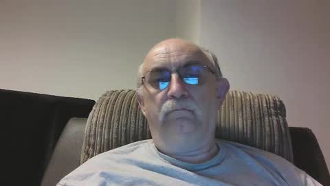 Snapshot of grey_dom chatting on 10.17.25 Master Sir online show from 10.17.25