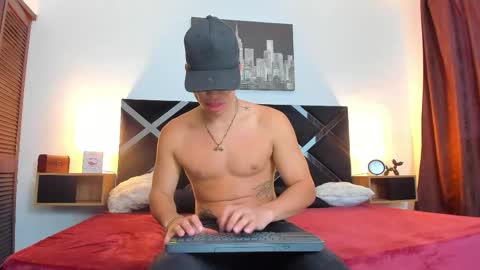 Snapshot of grey_noa22 chatting on 04.23.26 Benjamin online show from 04.23.26