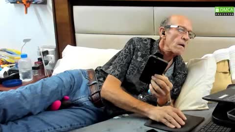 Snapshot of greyishere chatting on 11.09.25 Grey. If viewing your cam I am more likely to stay if you show your face. online show from 11.09.25