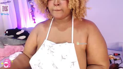 Snapshot of grumosa_velvet chatting on 02.22.25 Grumosa velvet online show from 02.22.25