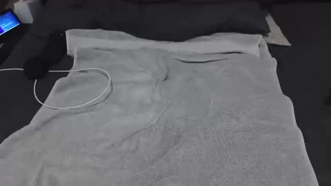 lookng for older in az online show from 01.05.25