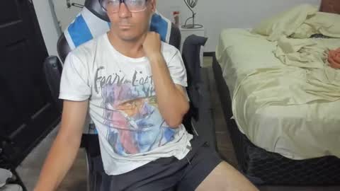 Snapshot of guachin_new chatting on 12.25.24 guachin_new online show from 12.25.24