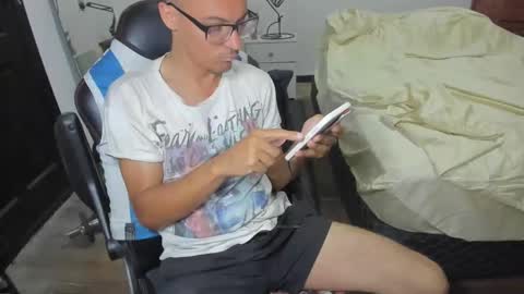 Snapshot of guachin_new chatting on 12.26.24 guachin_new online show from 12.26.24