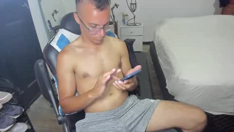 Snapshot of guachin_new chatting on 02.16.25 guachin_new online show from 02.16.25