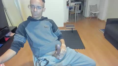 Snapshot of guachin_new chatting on 09.10.25 guachin_new online show from 09.10.25