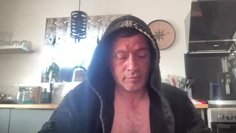 Snapshot of guil0 chatting on 07.18.26 guil0 online show from 07.18.26