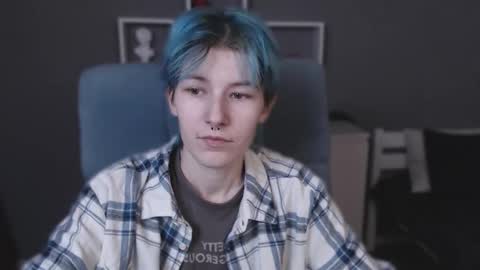 Snapshot of guitarandangell chatting on 10.23.25 guitarandangell online show from 10.23.25