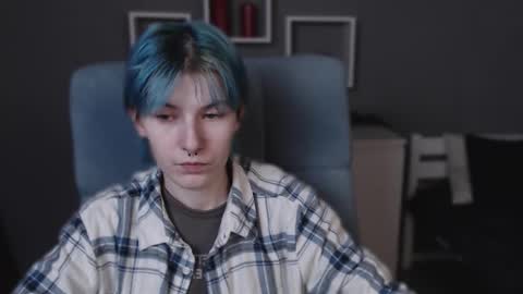 Snapshot of guitarandangell chatting on 10.24.25 guitarandangell online show from 10.24.25