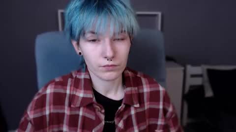 Snapshot of guitarandangell chatting on 10.30.25 guitarandangell online show from 10.30.25