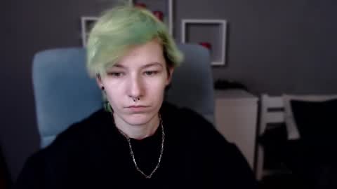 Snapshot of guitarandangell chatting on 11.01.25 guitarandangell online show from 11.01.25