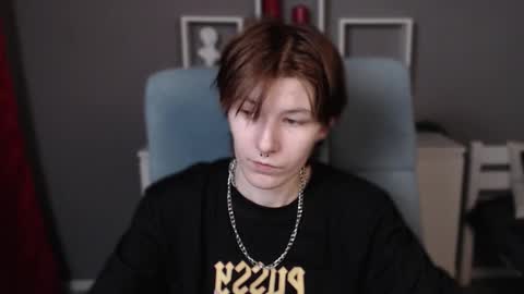 Snapshot of guitarandangell chatting on 11.15.25 guitarandangell online show from 11.15.25