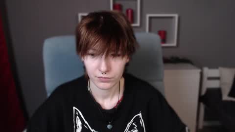 Snapshot of guitarandangell chatting on 11.21.25 guitarandangell online show from 11.21.25