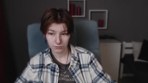 Snapshot of guitarandangell chatting on 11.28.25 guitarandangell online show from 11.28.25