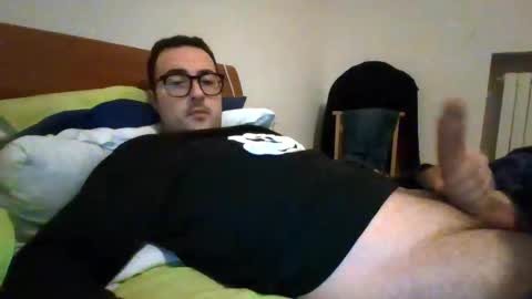 Snapshot of gullit93 chatting on 02.04.26 gullit93 online show from 02.04.26