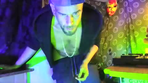 guyst049 online show from 02.08.26