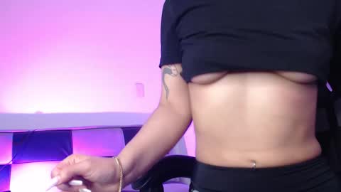 gwenhazel online show from 11.03.25