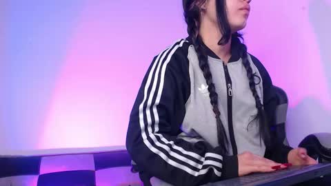 gwenhazel online show from 12.01.25