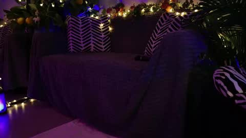 gwenhilton online show from 02.23.25