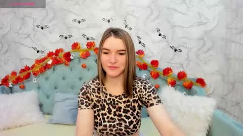 Snapshot of gwensmitt chatting on 10.30.25 gwensmitt online show from 10.30.25