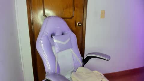 gyal_8_ online show from 11.08.25