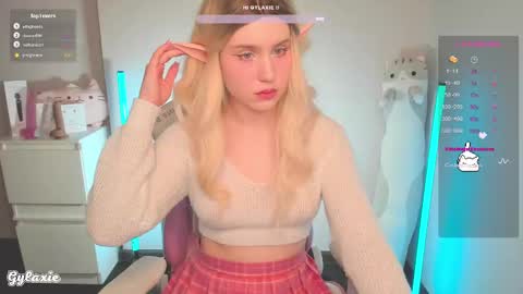 Snapshot of gylaxie chatting on 03.01.25 online show from 03.01.25