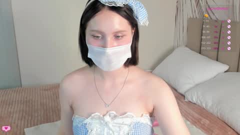 Snapshot of gylaxie chatting on 10.11.25 online show from 10.11.25