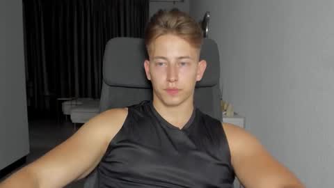 Snapshot of gym_alpha chatting on 10.15.25 Oliver online show from 10.15.25