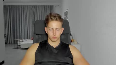 Snapshot of gym_alpha chatting on 10.16.25 Oliver online show from 10.16.25