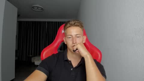 Snapshot of gym_alpha chatting on 10.31.25 Oliver online show from 10.31.25