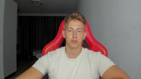 Snapshot of gym_alpha chatting on 11.05.25 Oliver online show from 11.05.25