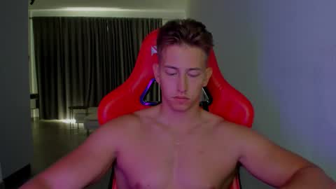 Snapshot of gym_alpha chatting on 11.08.25 Oliver online show from 11.08.25