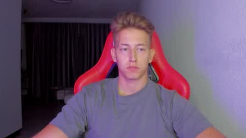 Snapshot of gym_alpha chatting on 11.27.25 Oliver online show from 11.27.25