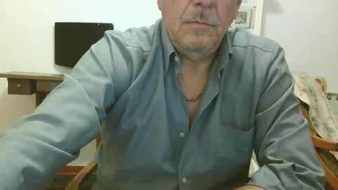 Snapshot of gyrdy chatting on 12.14.24 gyrdy online show from 12.14.24