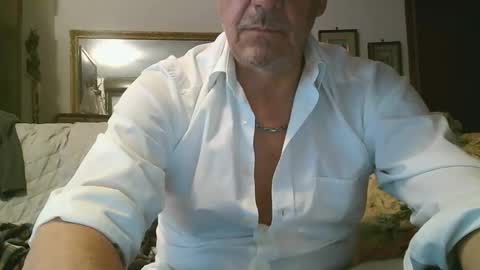Snapshot of gyrdy chatting on 12.18.24 gyrdy online show from 12.18.24