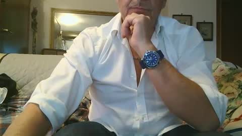 Snapshot of gyrdy chatting on 12.20.24 gyrdy online show from 12.20.24