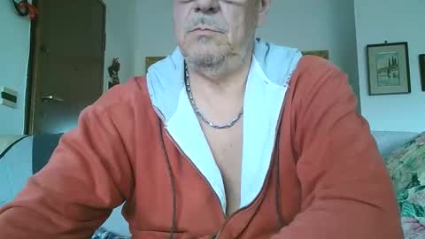 Snapshot of gyrdy chatting on 01.11.25 gyrdy online show from 01.11.25