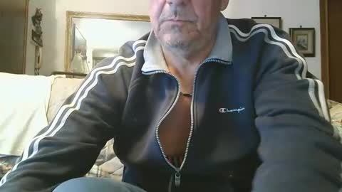 Snapshot of gyrdy chatting on 02.09.25 gyrdy online show from 02.09.25