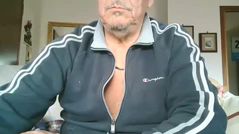 Snapshot of gyrdy chatting on 02.15.25 gyrdy online show from 02.15.25
