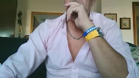 Snapshot of gyrdy chatting on 10.11.25 gyrdy online show from 10.11.25