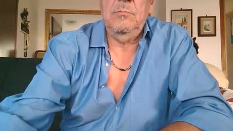 Snapshot of gyrdy chatting on 10.19.25 gyrdy online show from 10.19.25